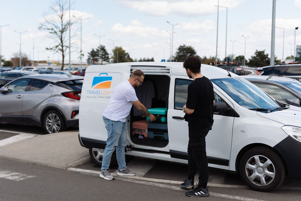 Procesul TravelLight de preluare si livrare a bagajelor